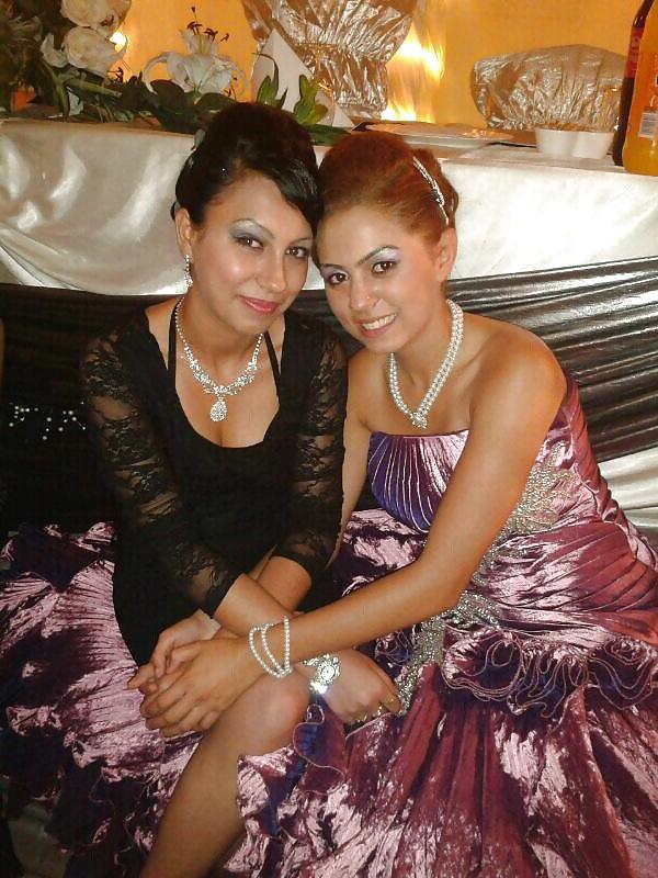 15P Turkish stepsisters! Which one would you fuck?