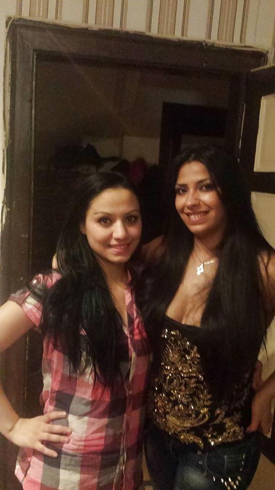 15P Turkish stepsisters! Which one would you fuck?