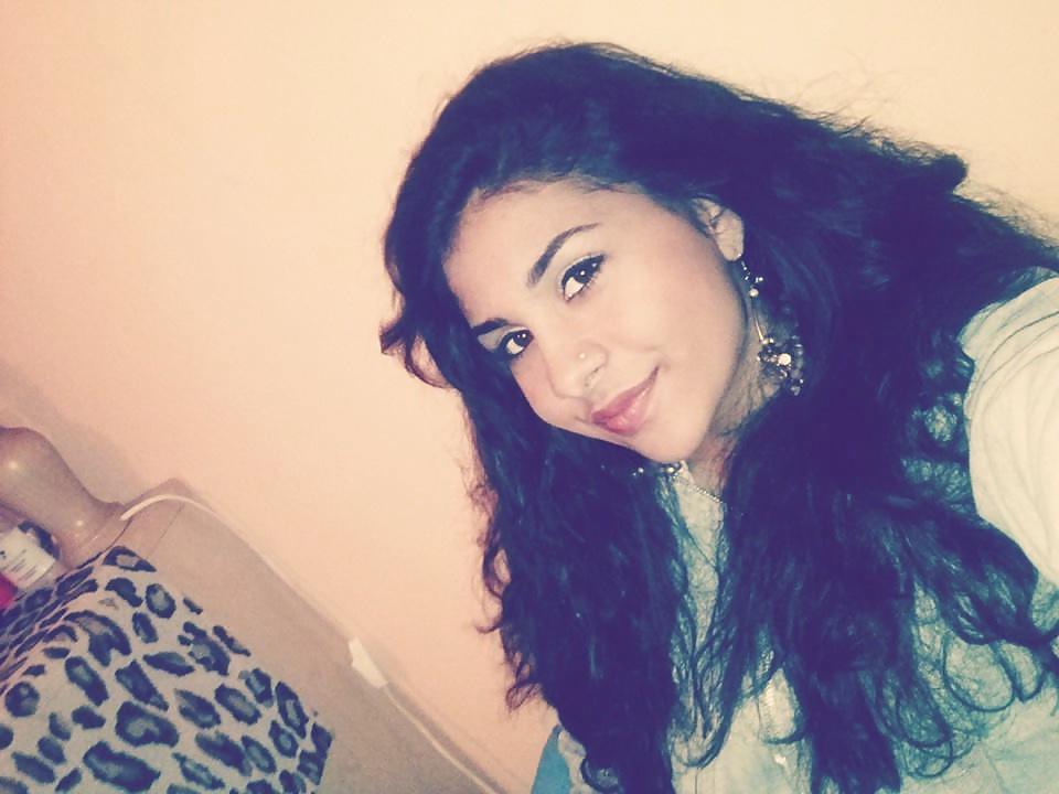 14P Beuatiful turkish teen! Is she a virgin?