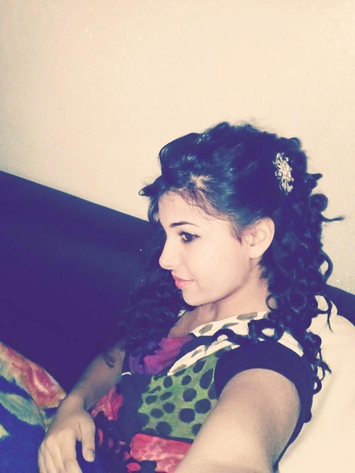 14P Beuatiful turkish teen! Is she a virgin?