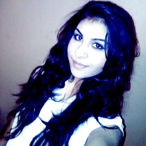 14P Beuatiful turkish teen! Is she a virgin?