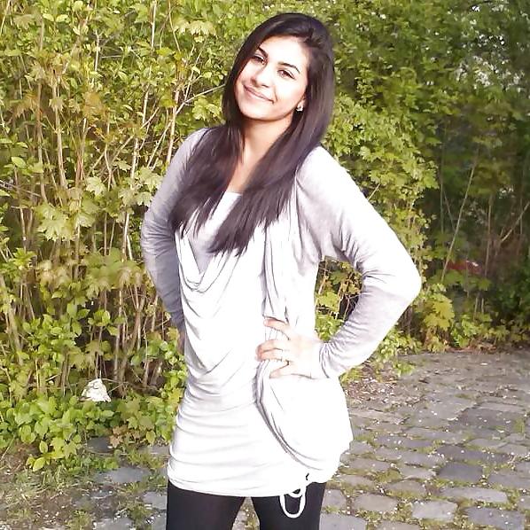 14P Beuatiful turkish teen! Is she a virgin?