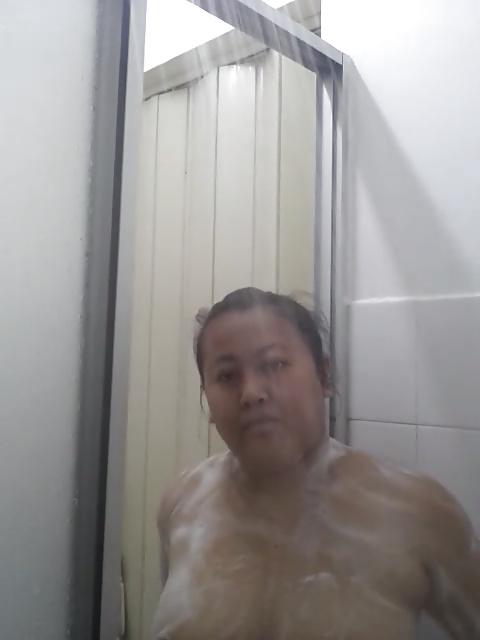 25P Malay wife teacher in shower skype