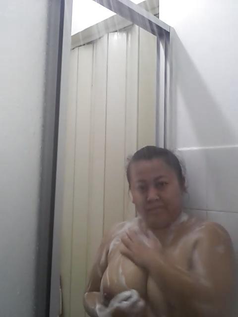 25P Malay wife teacher in shower skype