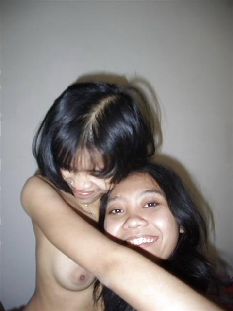 10P Asian lesbian having their happy time