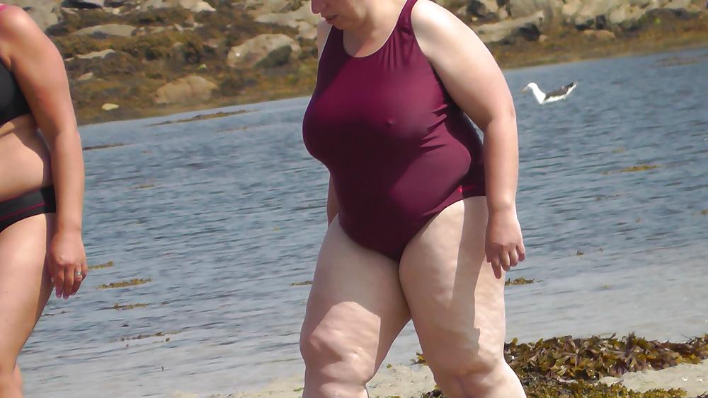 6P Bbw swimsuit hard nipples