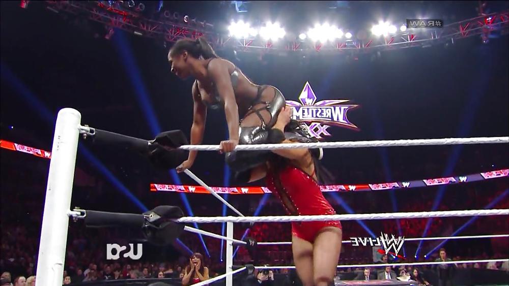 25P Naomi Nipple Slip