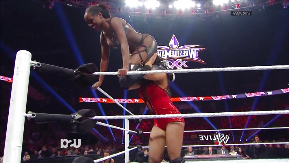 25P Naomi Nipple Slip