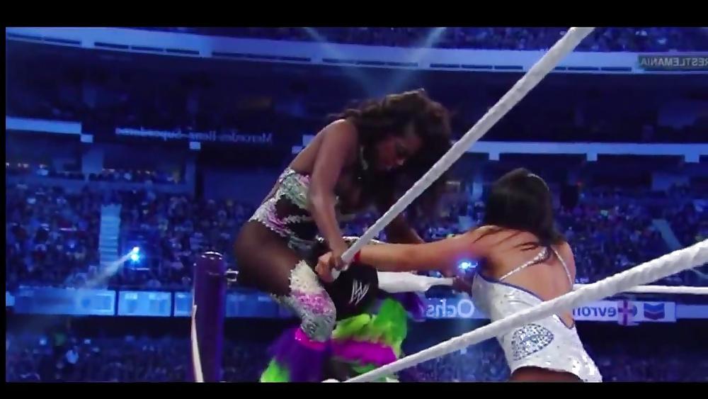 25P Naomi Nipple Slip