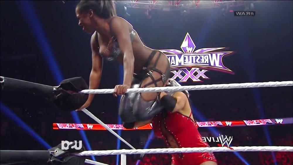 25P Naomi Nipple Slip