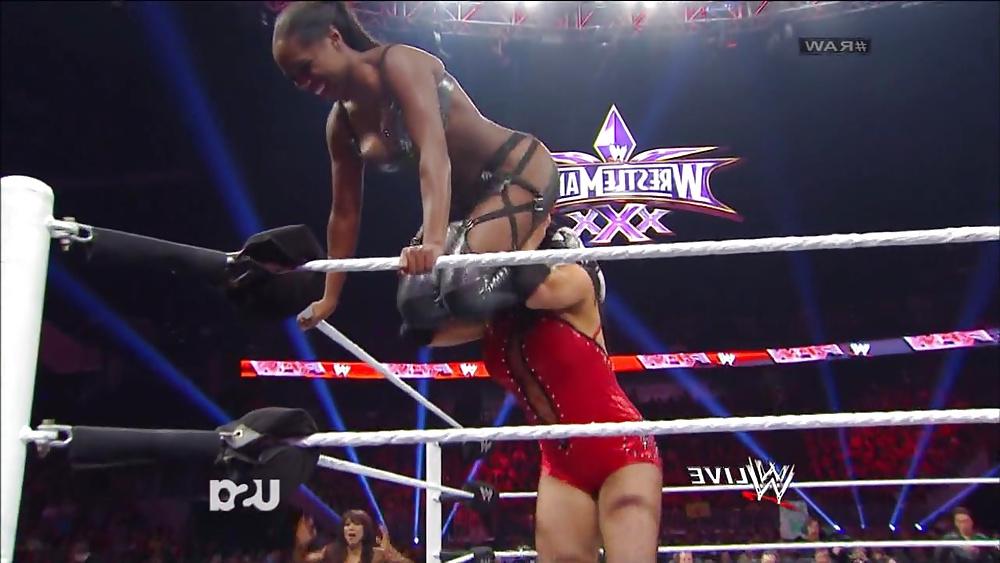 25P Naomi Nipple Slip