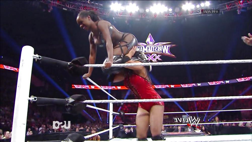 25P Naomi Nipple Slip