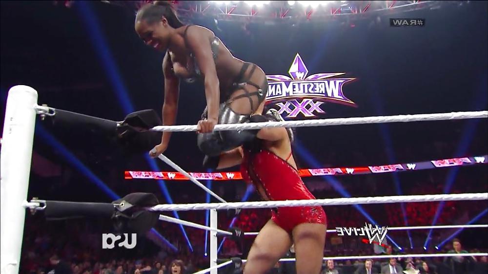 25P Naomi Nipple Slip