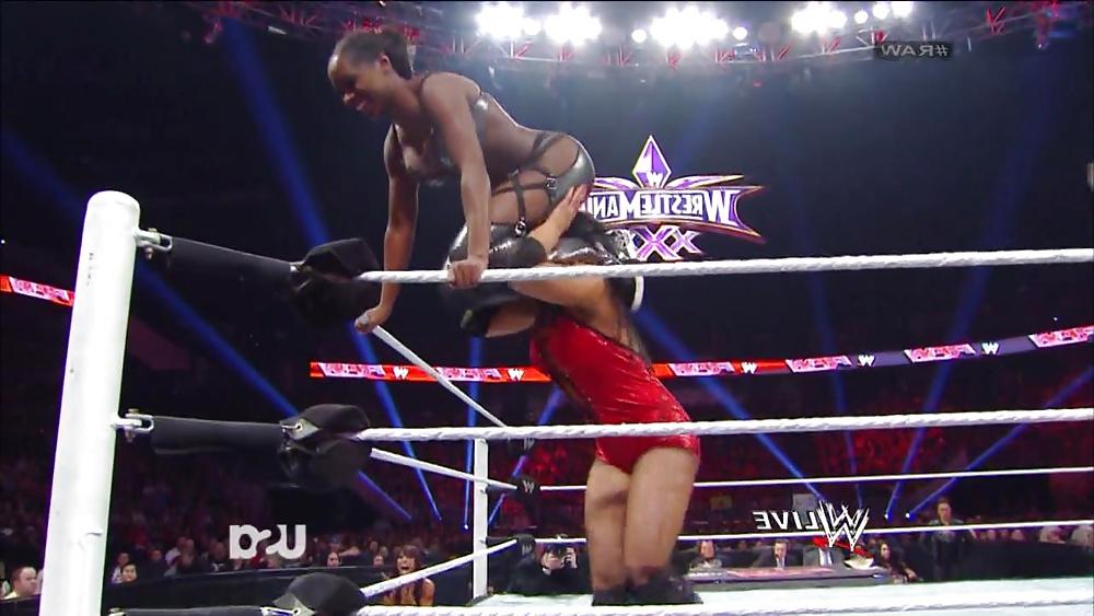25P Naomi Nipple Slip
