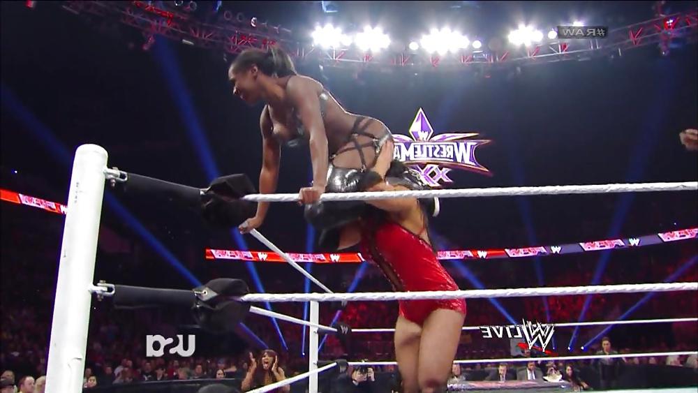 25P Naomi Nipple Slip
