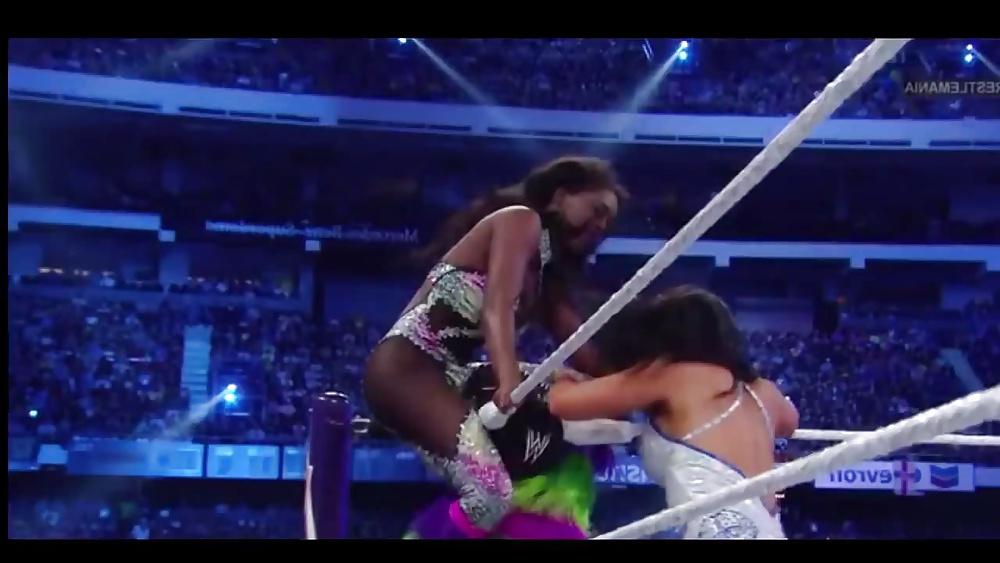 25P Naomi Nipple Slip