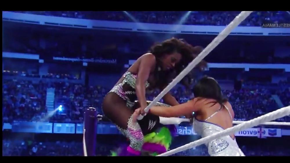 25P Naomi Nipple Slip
