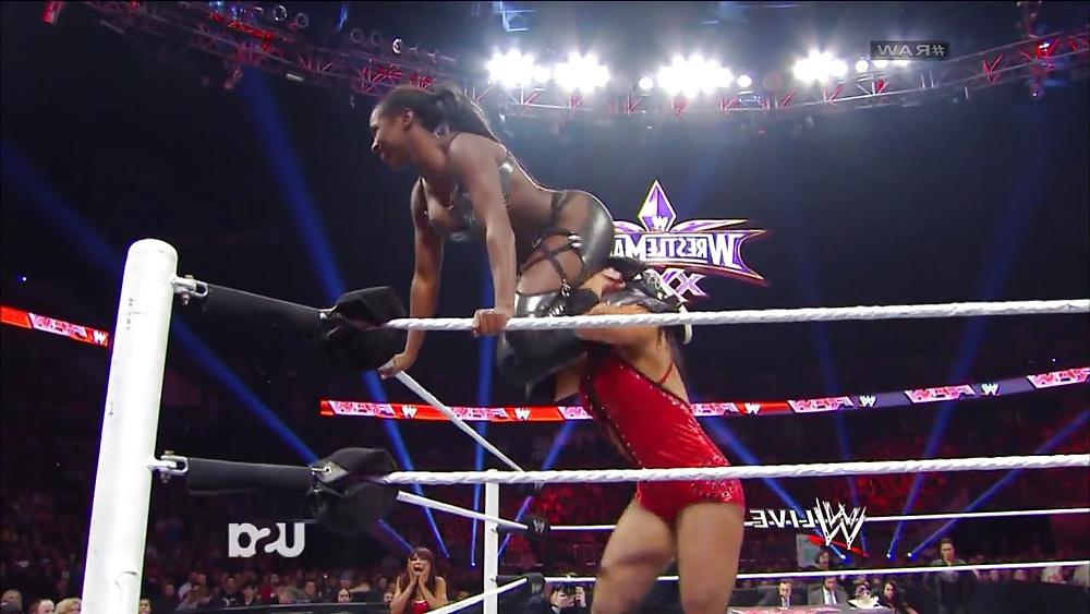 25P Naomi Nipple Slip