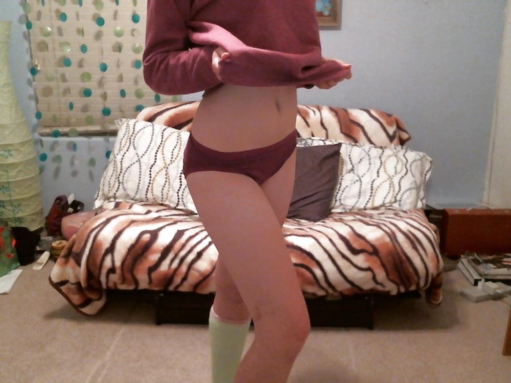 25P Sexy Kittens - white underwear and red underwear