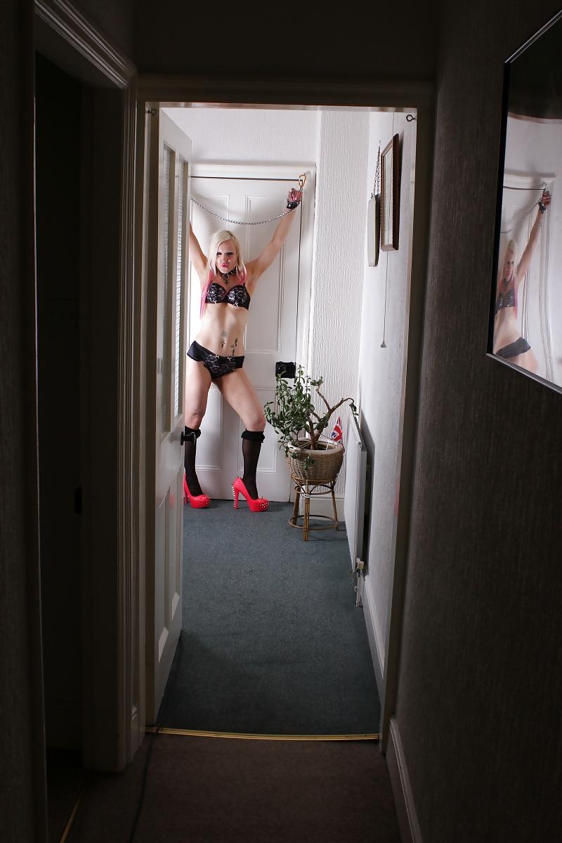 23P British Sub Trash Zara Loves Being Chained Up