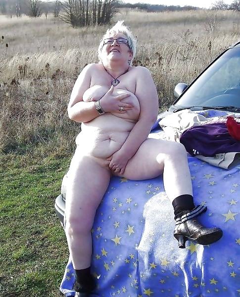 15P British granny