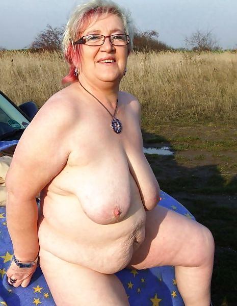 15P British granny