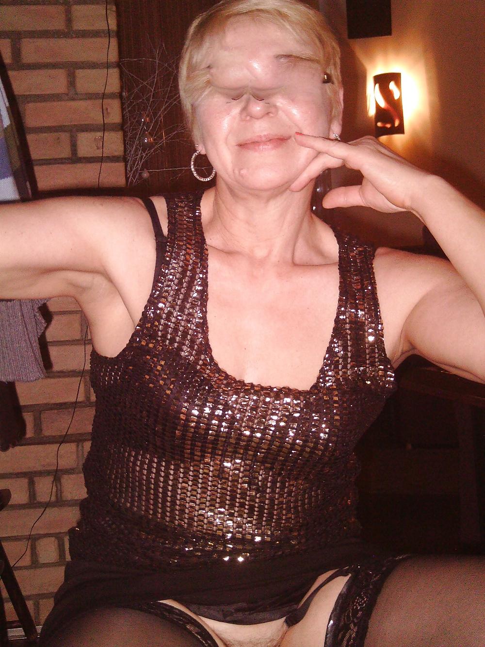 7P Xmas in resturant