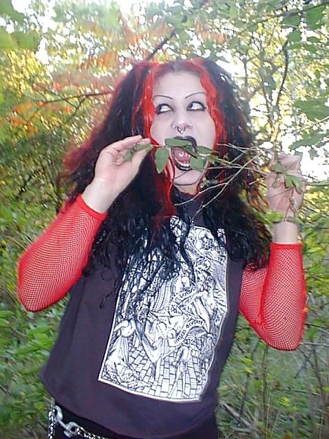 25P Anastaisa (4) Cemetery (Gothic Alt. Punk Girl)