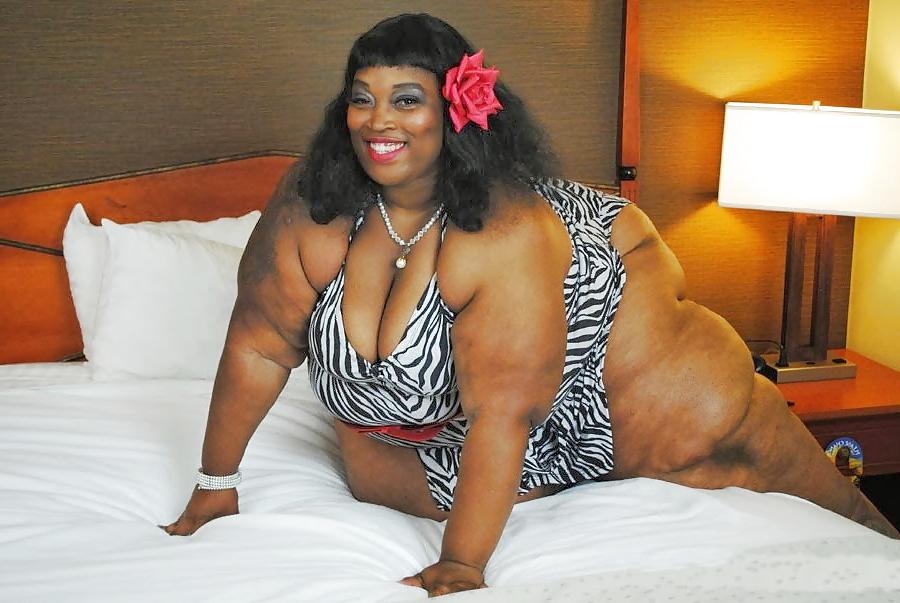 15P Ebony-Latina-Asian BBWs: League Of Extraordinary Women #39