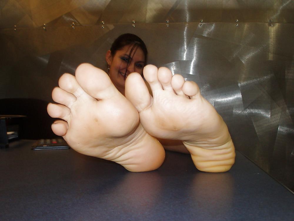 25P Feet & soles