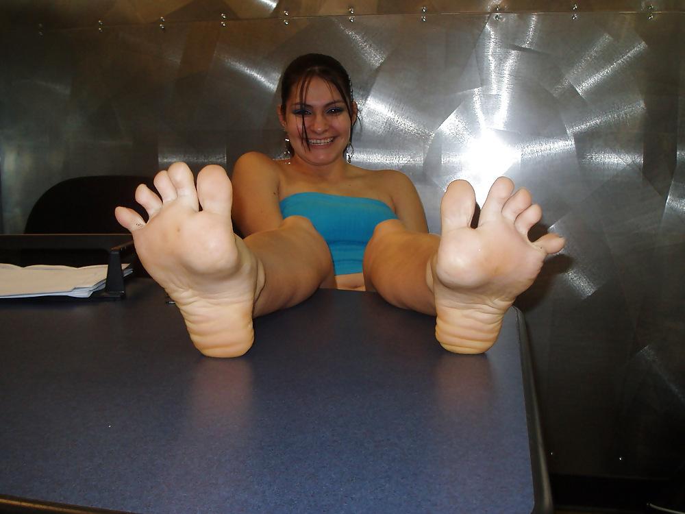 25P Feet & soles