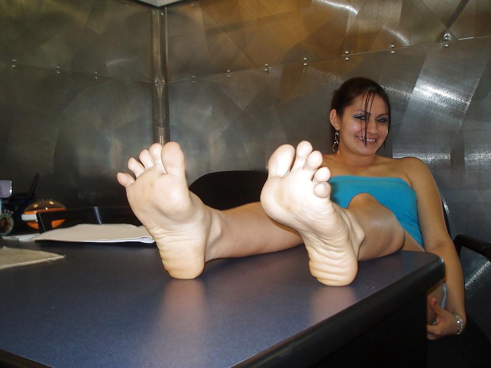 25P Feet & soles