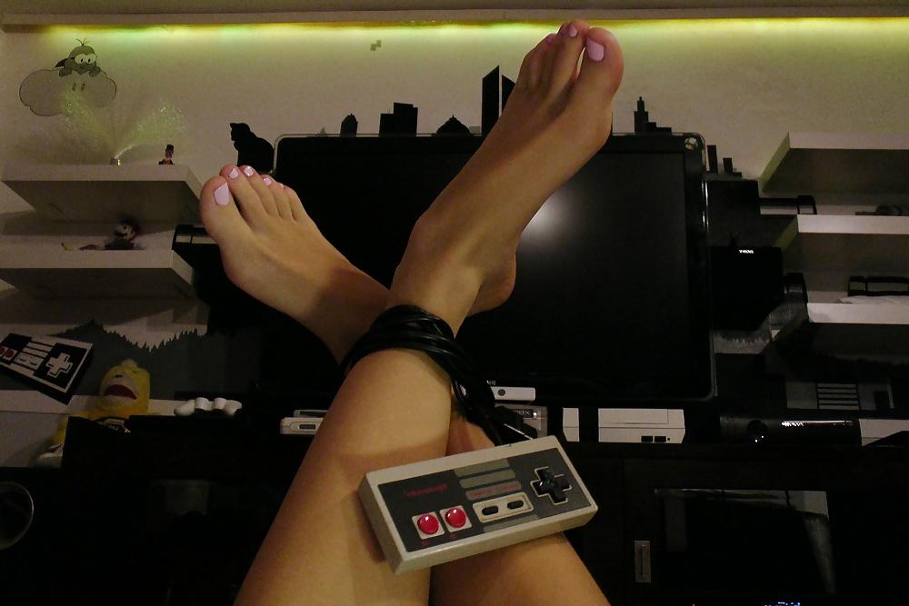 17P #1 Fetish: FEET !!! (of young and cute Girls).