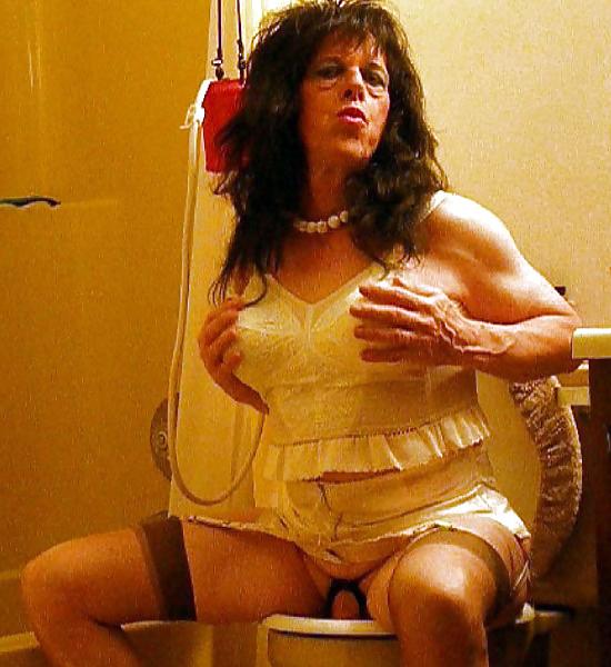 25P SLAMMIN' IN 2008 - BLACK HAIR TRANNY MILF