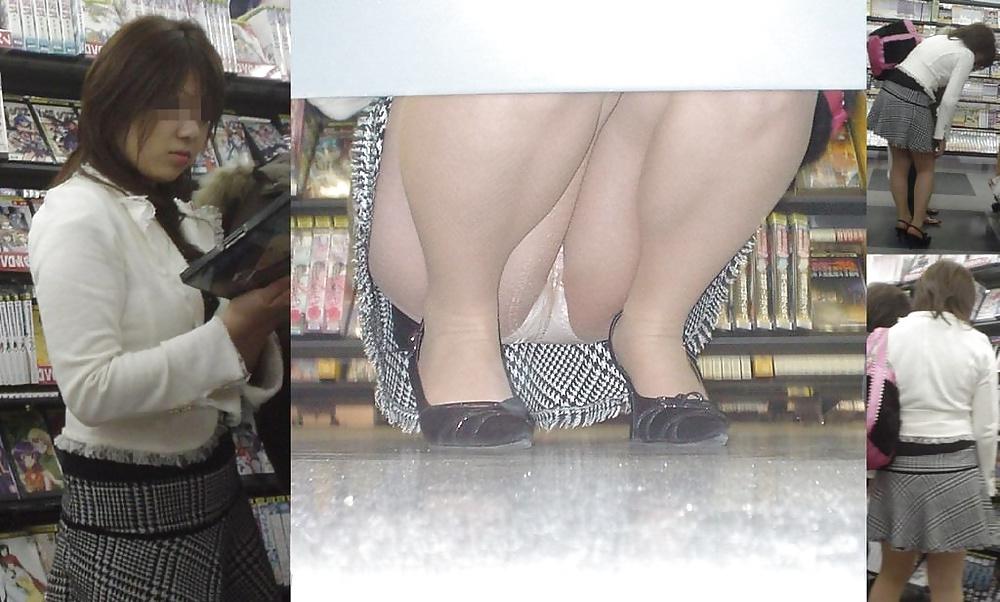25P Upskirt Asian