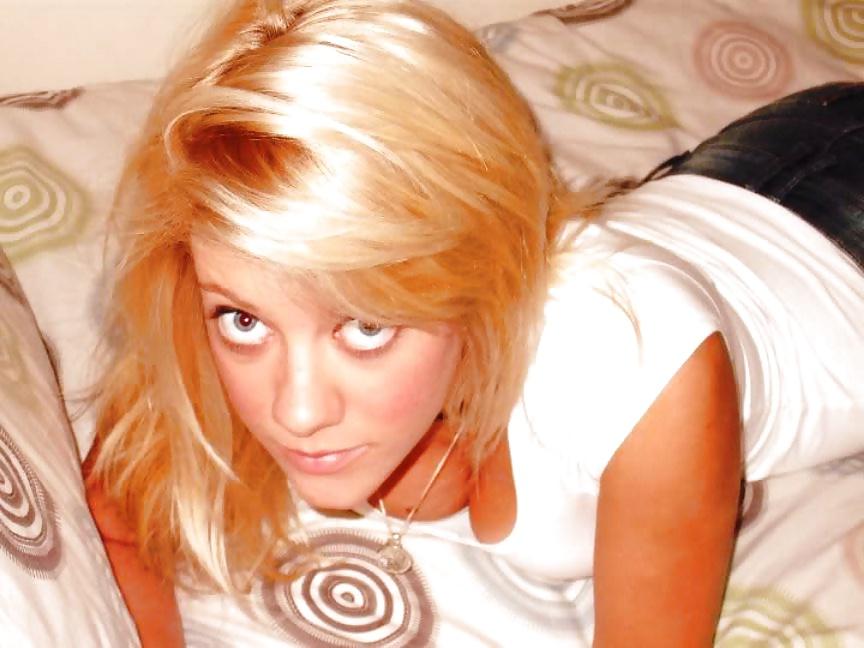 25P Downblouse-Nippel und Dekolleté