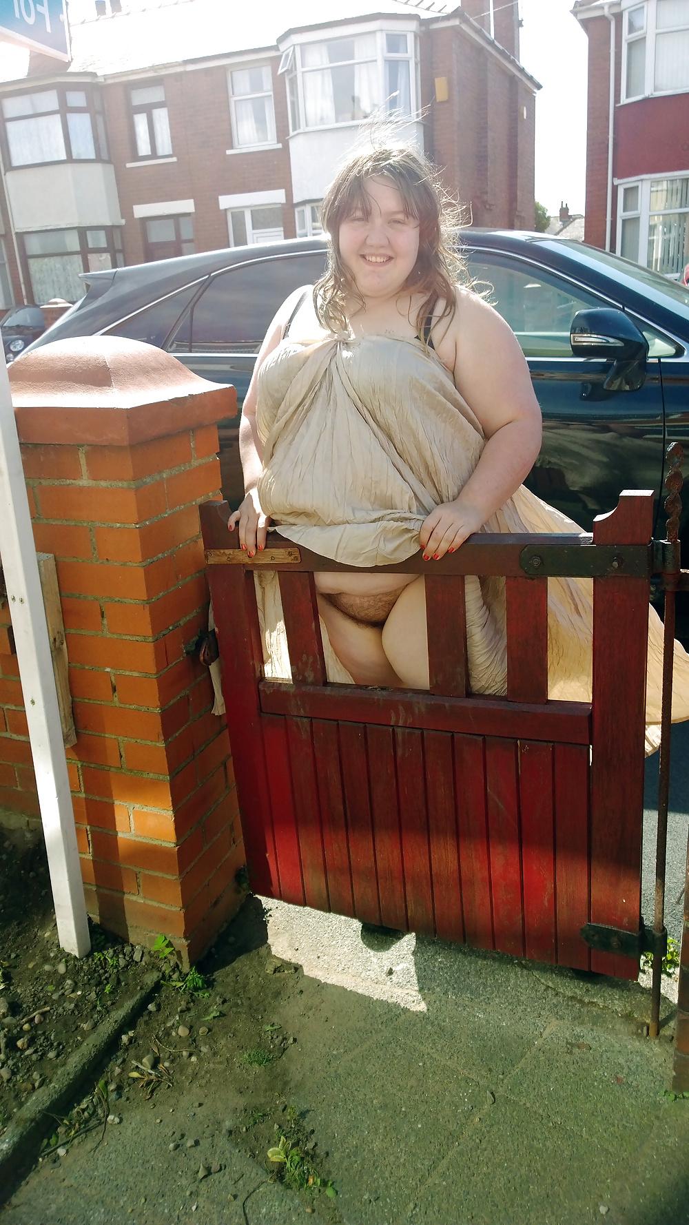 25P Tim Tess 30 Teenage BBW has her pussy shaved