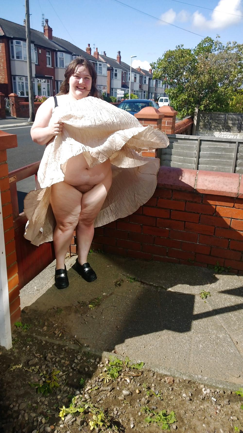 25P Tim Tess 30 Teenage BBW has her pussy shaved