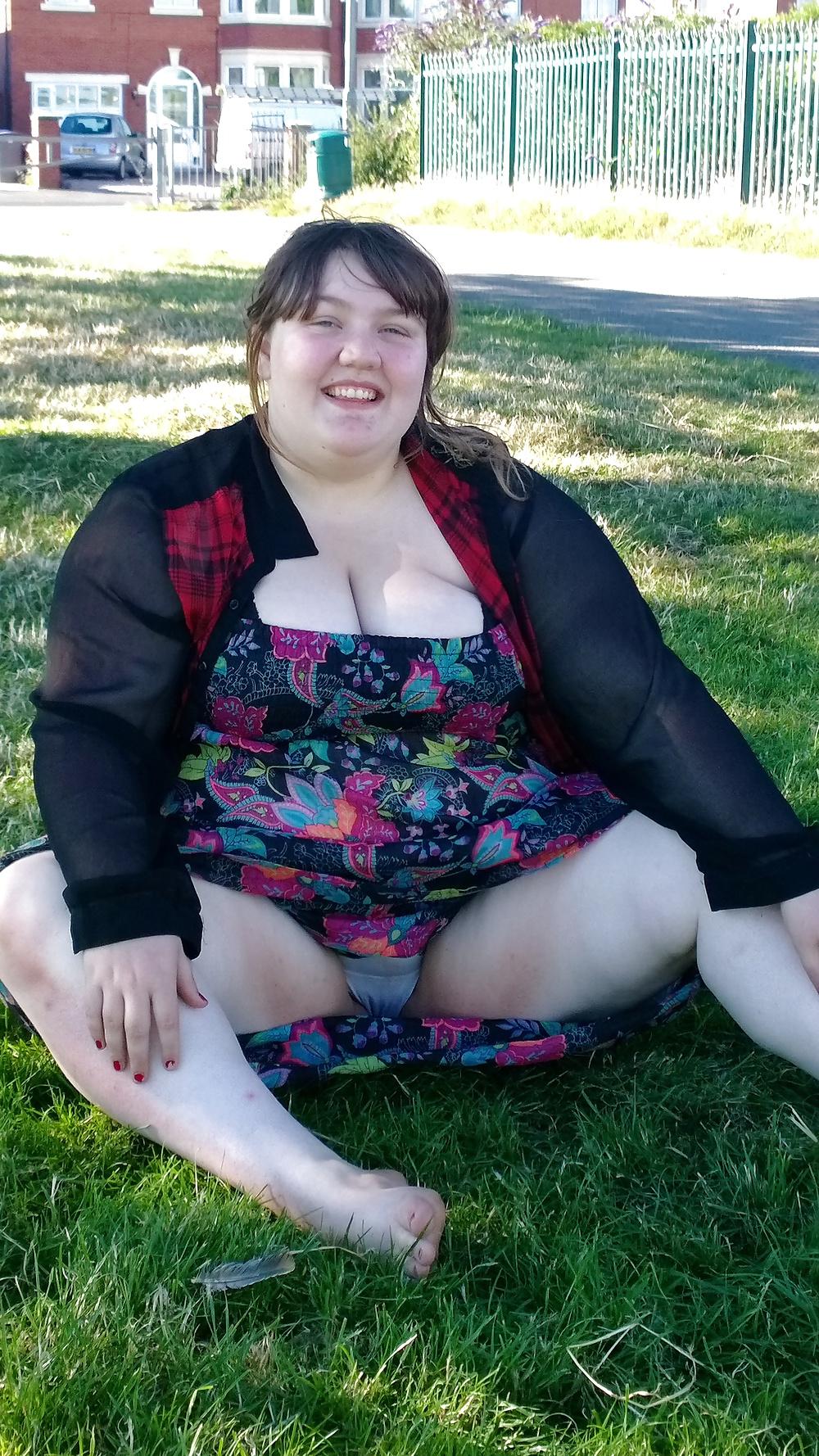 25P Tim Tess 30 Teenage BBW has her pussy shaved