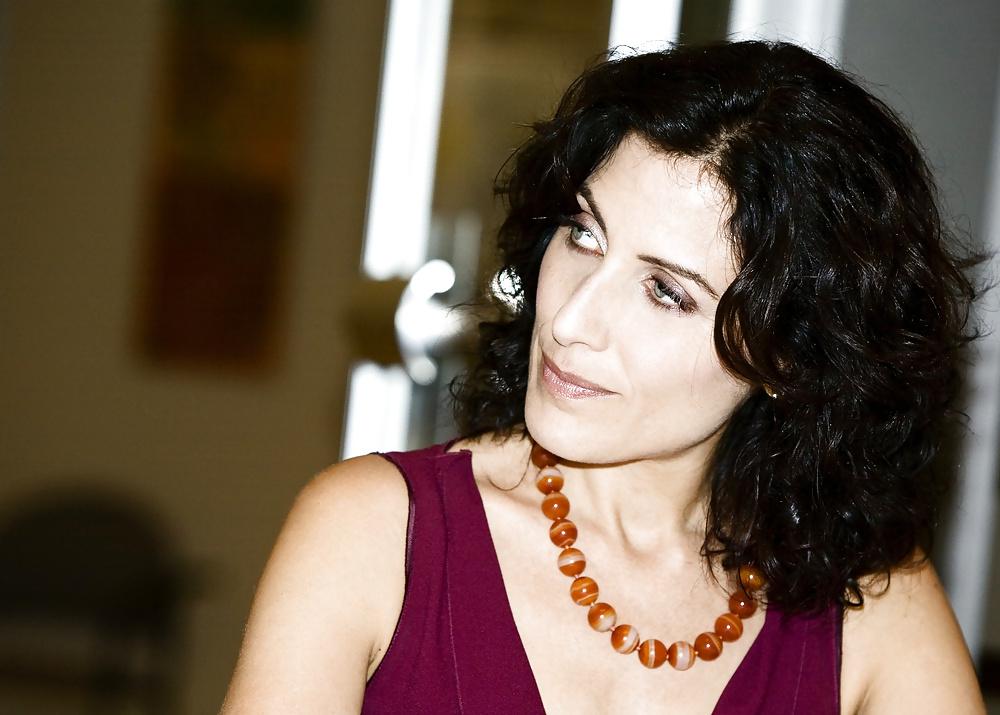 25P Lisa Edelstein aka Dr. Lisa Cuddy 6th