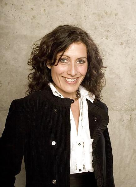 25P Lisa Edelstein aka Dr. Lisa Cuddy 6th
