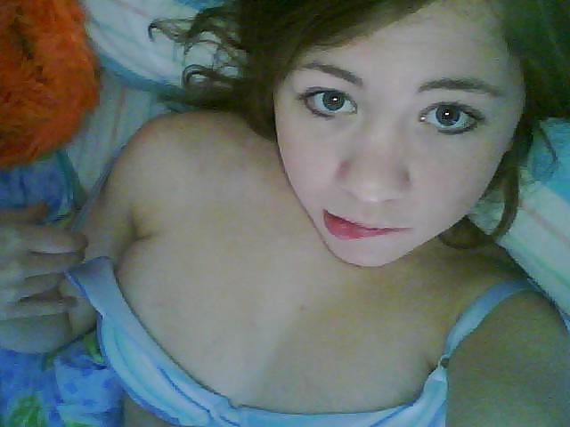 25P Hot Redhead Teen.