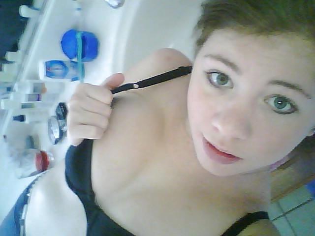 25P Hot Redhead Teen.