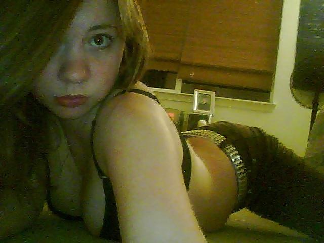 25P Hot Redhead Teen.
