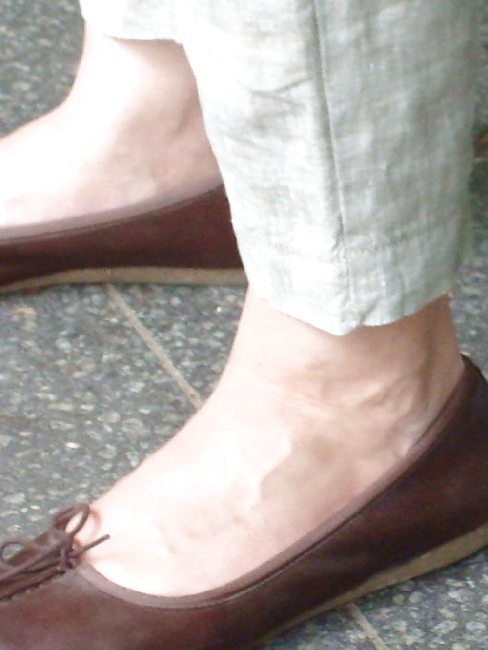 10P Young girls Feet Ballerinas