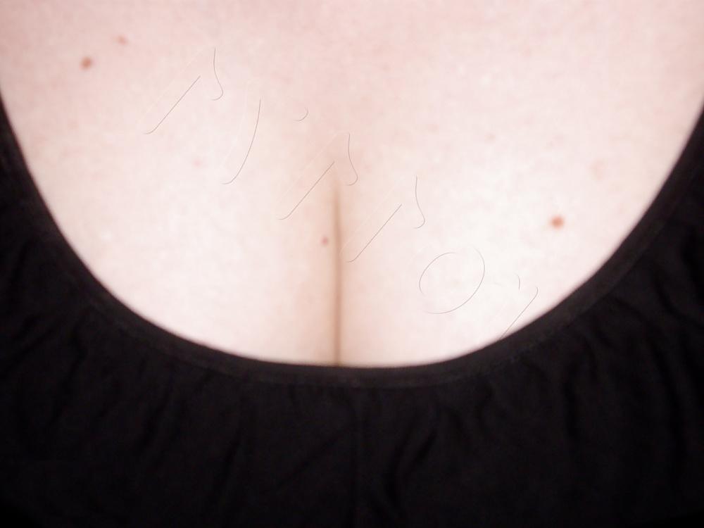 10P Wife cleavage downblouse