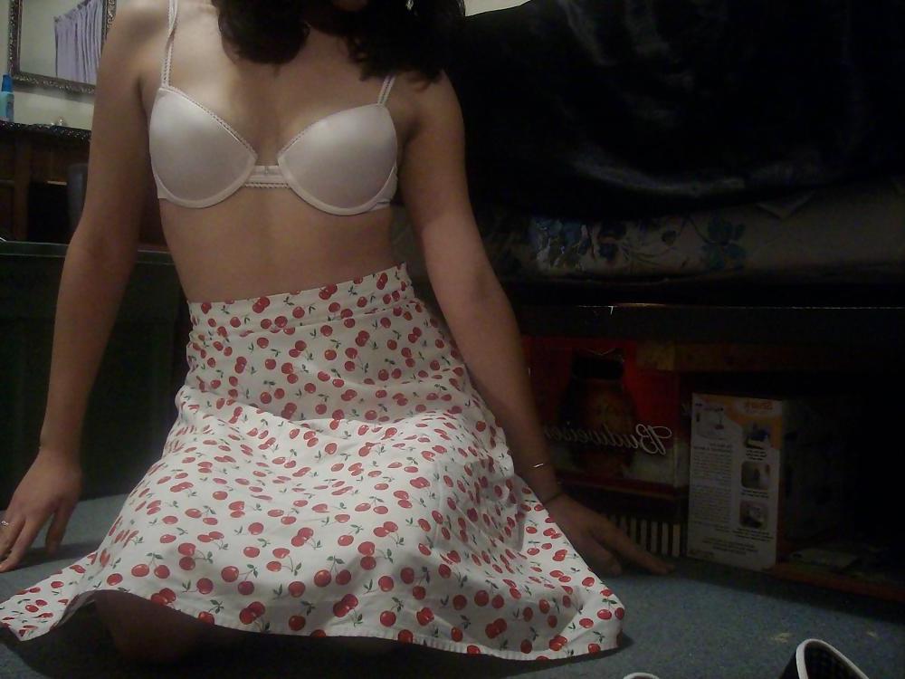 25P Amateur goth-scene brunette