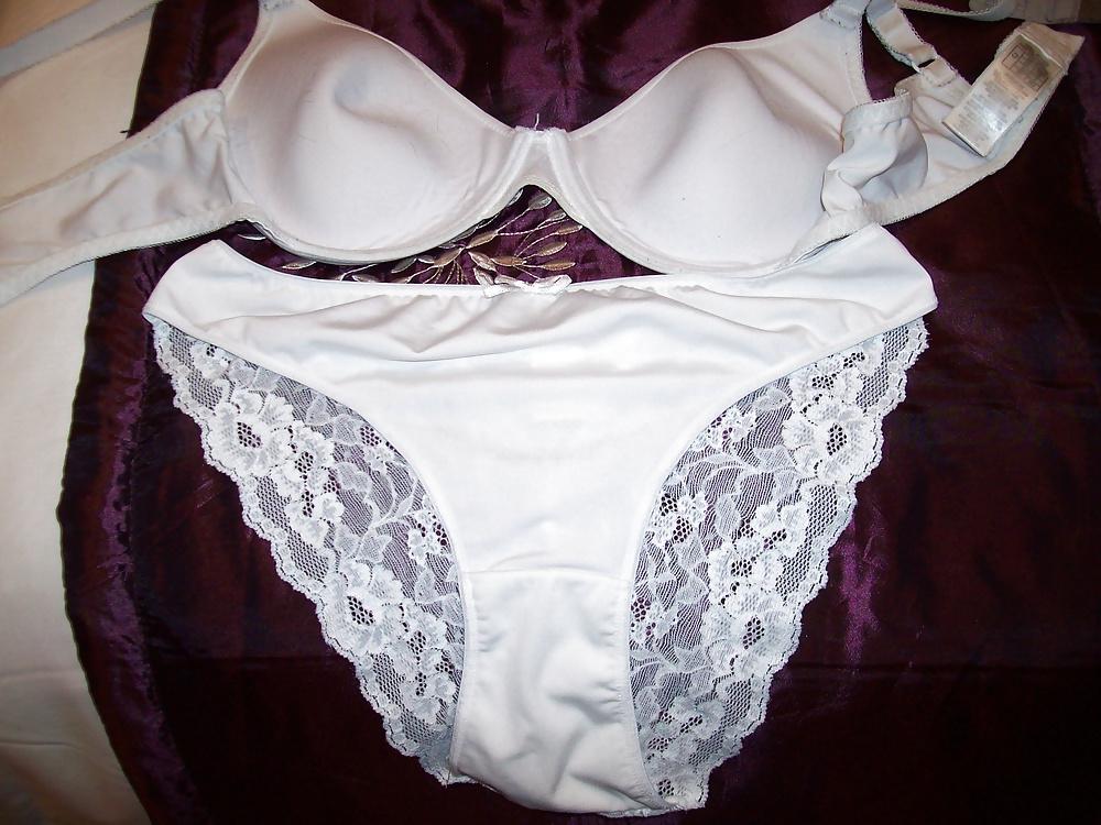 16P The brides underwear what she wore on the big day