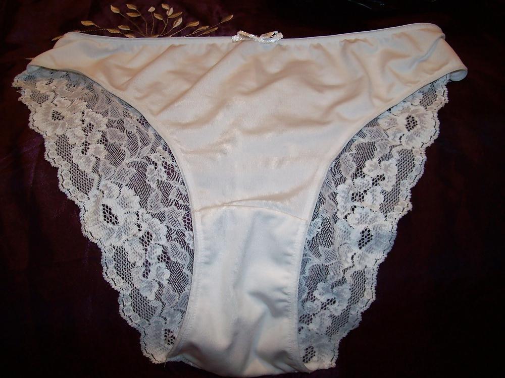 16P The brides underwear what she wore on the big day