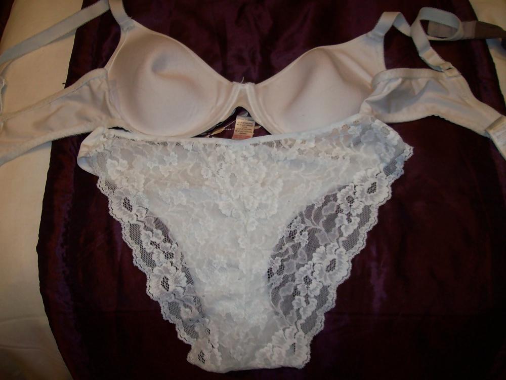 16P The brides underwear what she wore on the big day